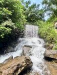 山间溪流瀑布自然美景