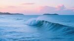 海边日落时的翻涌海浪