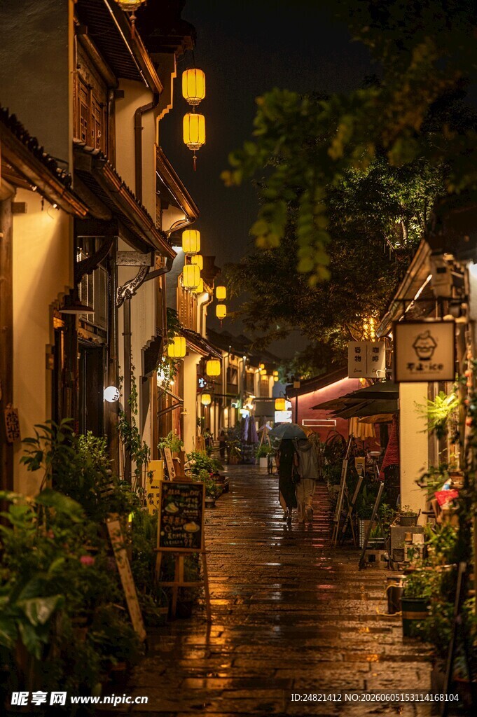 古巷夜景
