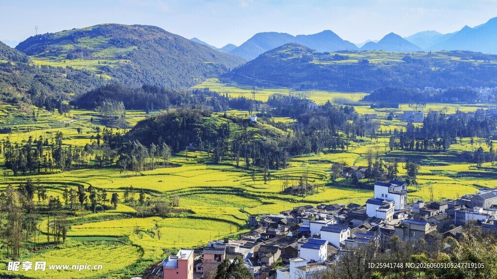 山间田园美景