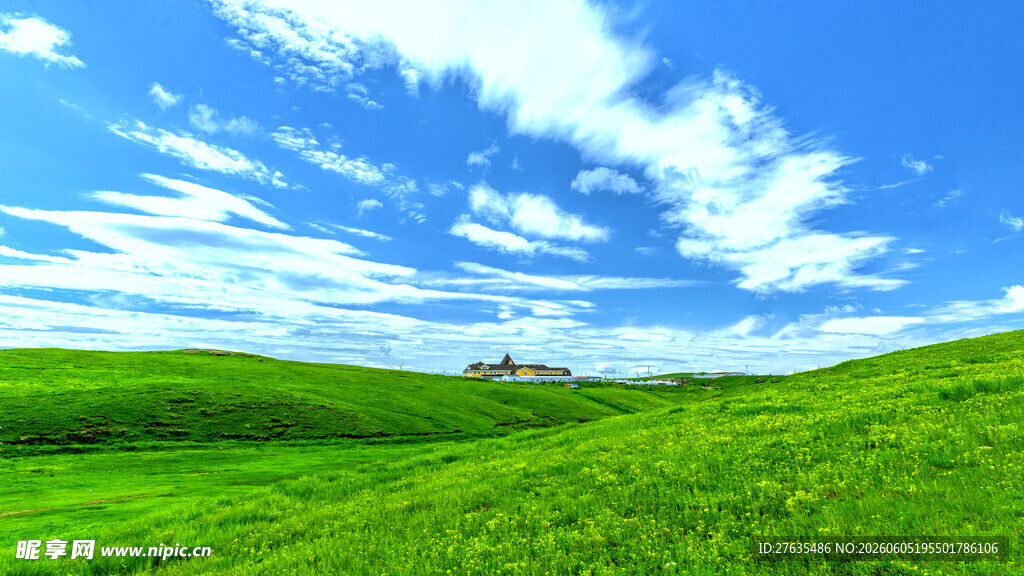 草原蓝天美景