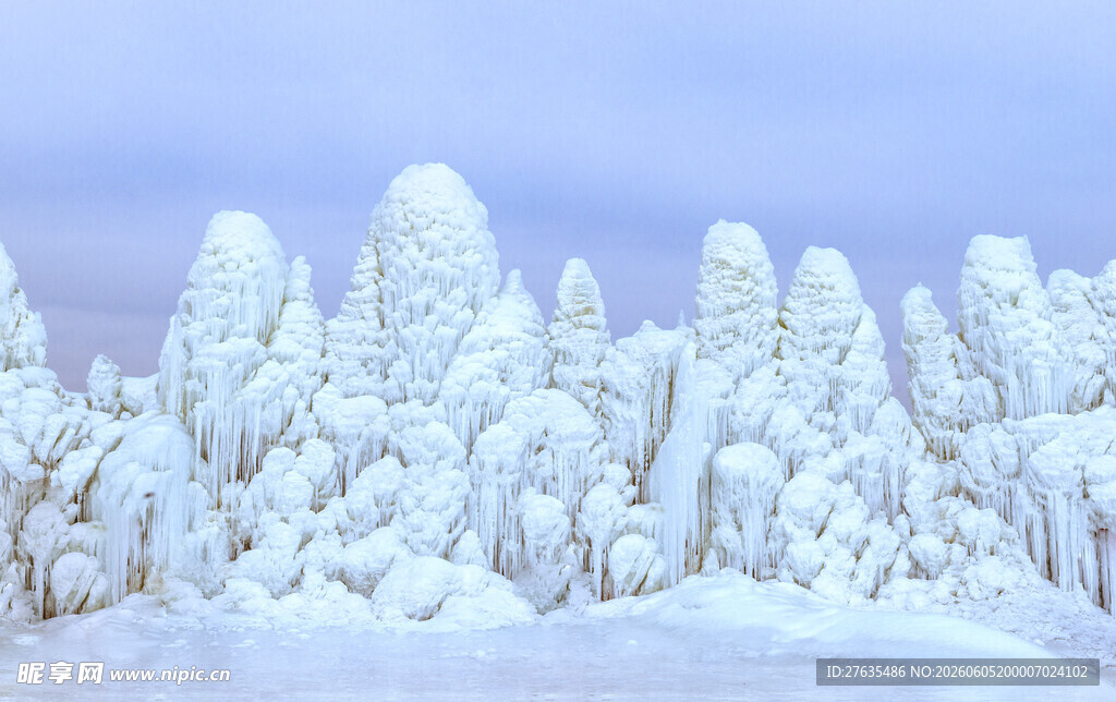 雪覆山林冰雪世界奇观