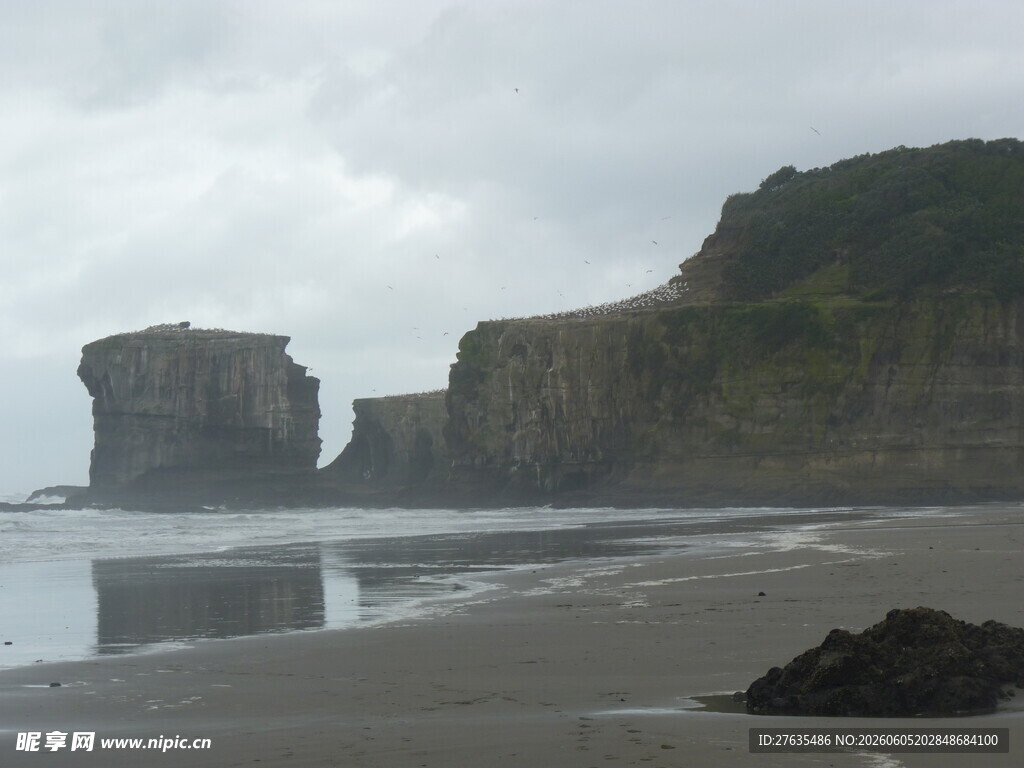海边壮丽岩石风景