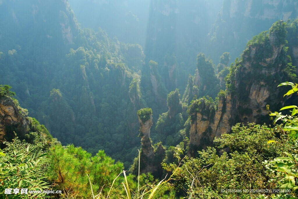 壮丽山间景色