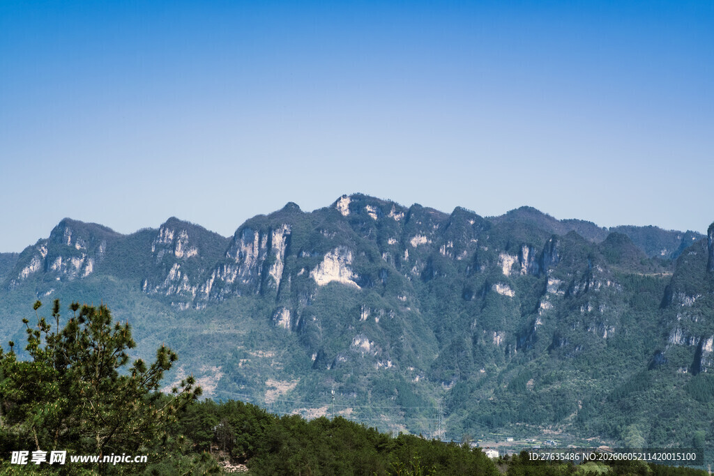 壮丽山峦景色