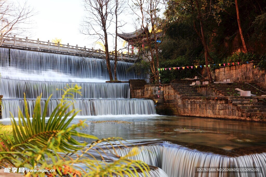山间流水瀑布景观