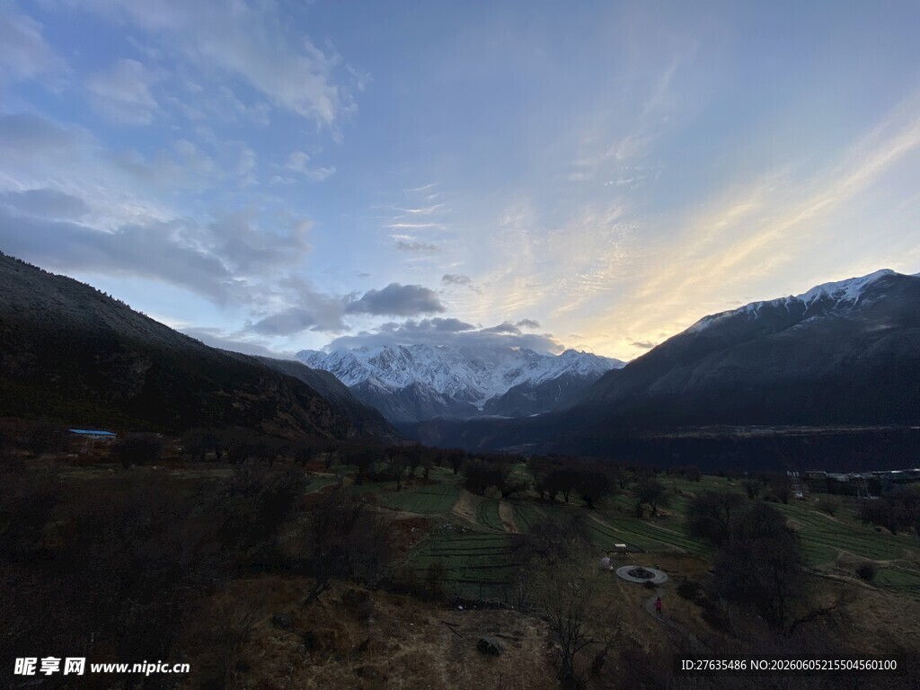 壮丽山间美景