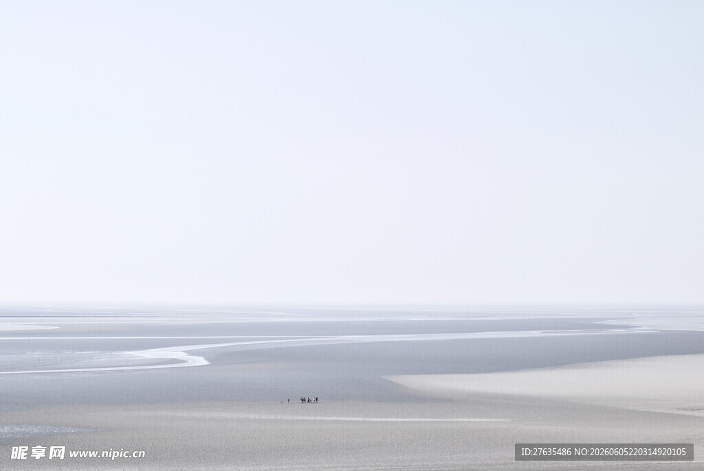 广阔沙滩海景