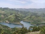 青山环抱的静谧湖泊 二龙山水库