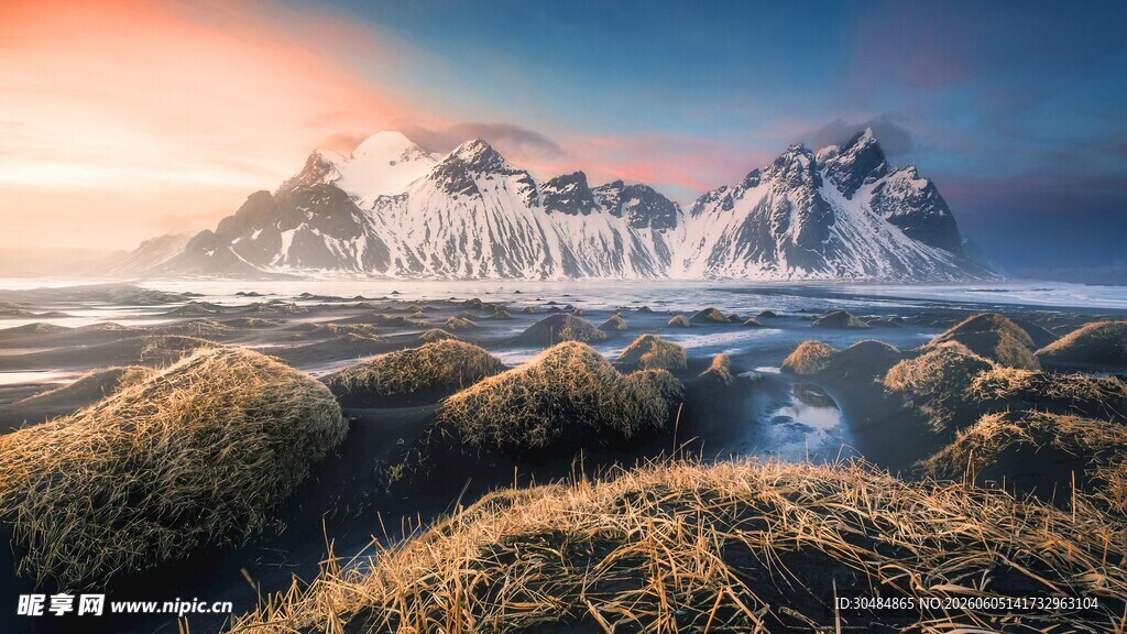 雪山云海湖泊