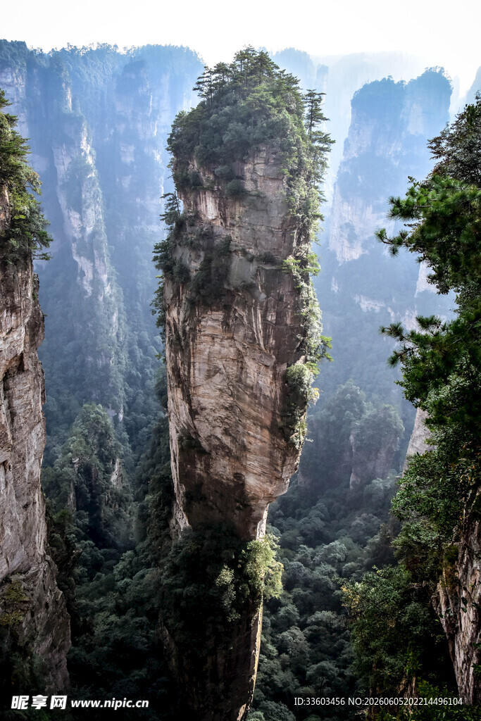 张家界奇峰壮美自然景观