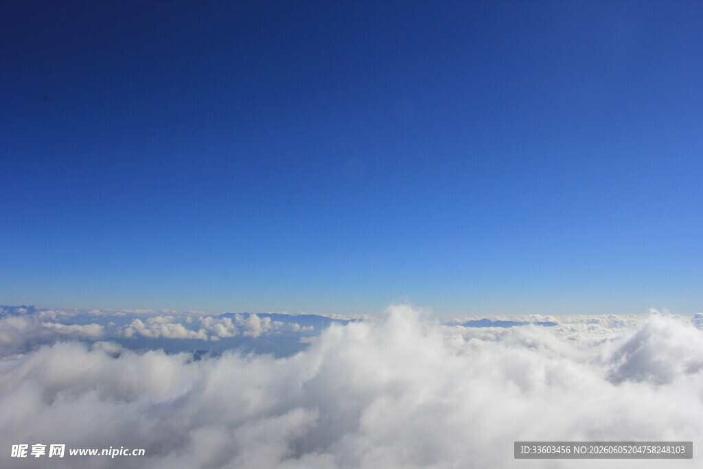 高空云海壮丽景观