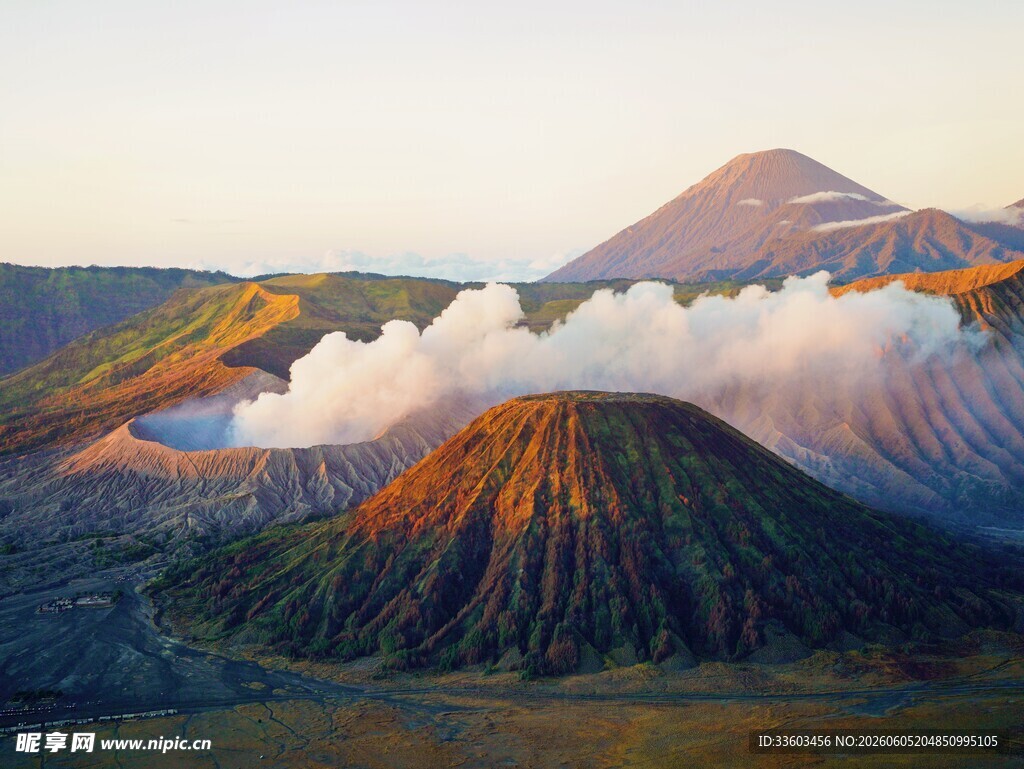 壮丽火山景观