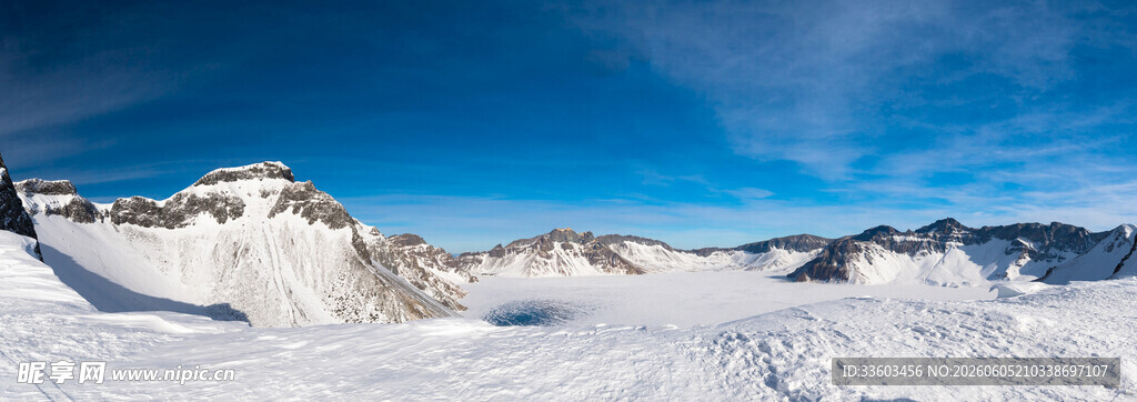 壮丽雪山景观