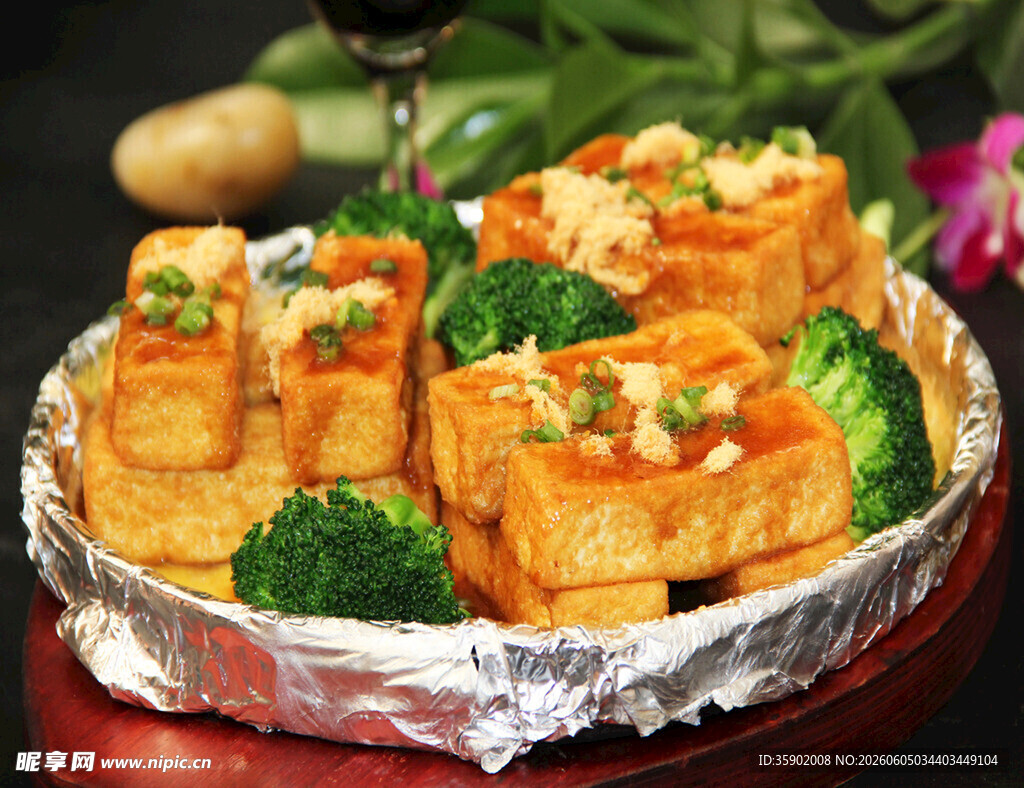 锡纸豆腐配西兰花