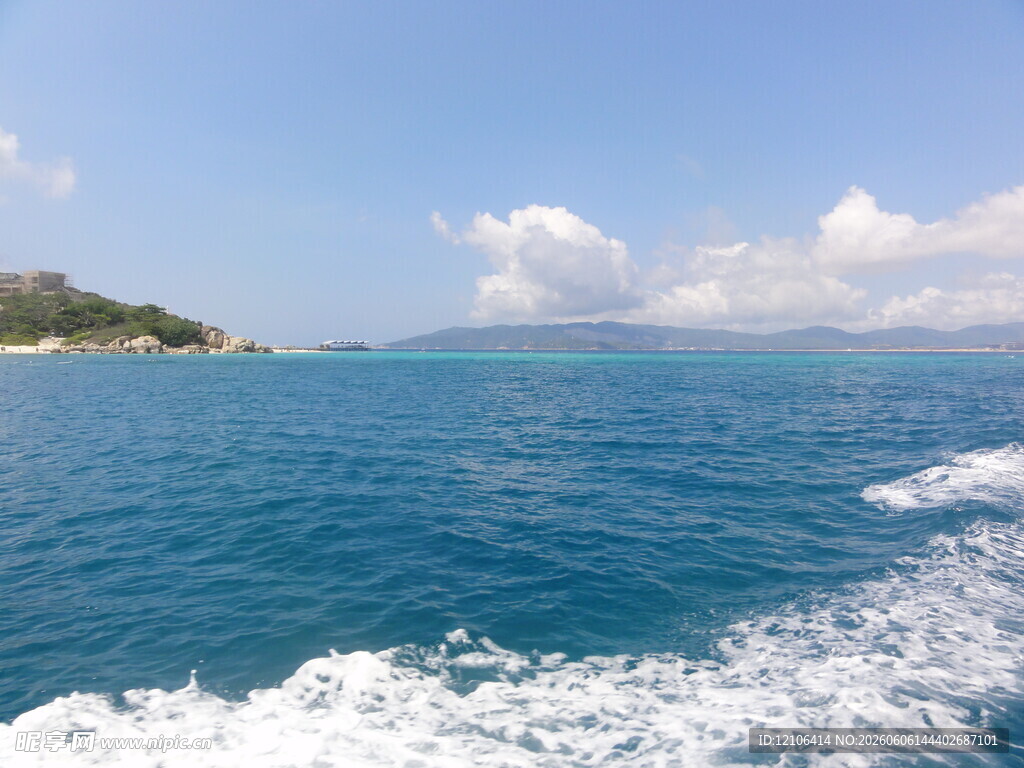 海上航行风景