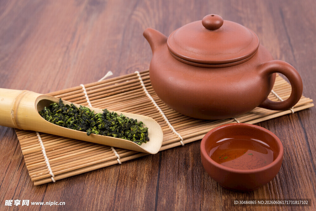 传统茶具与茶叶展示