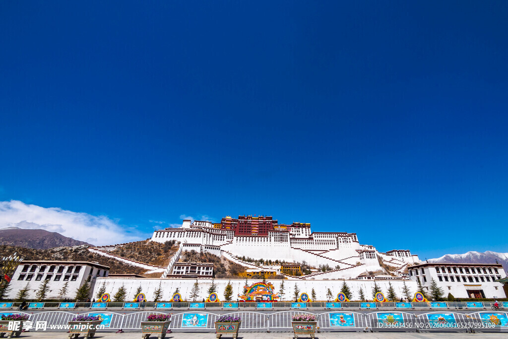 布达拉宫壮丽景观