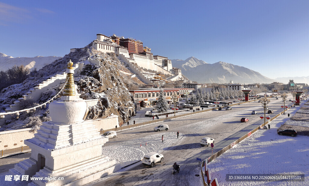 冬日布达拉宫壮丽雪景