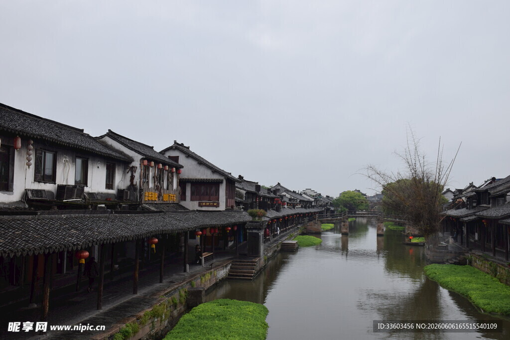 江南水乡古朴河道景致