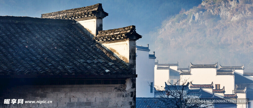 徽派古建远山映衬的宁静