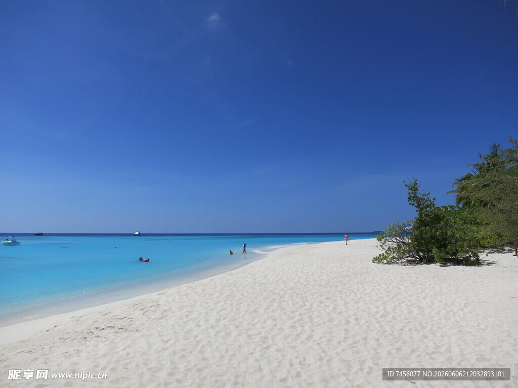 美丽的白色沙滩海景