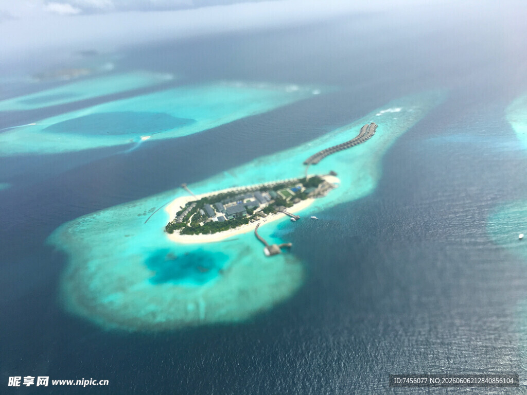 海上绝美小岛景观