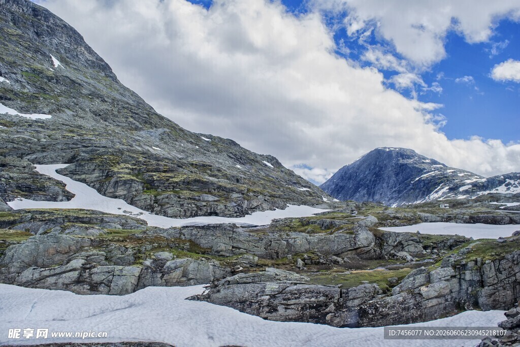 雪山壮丽风光