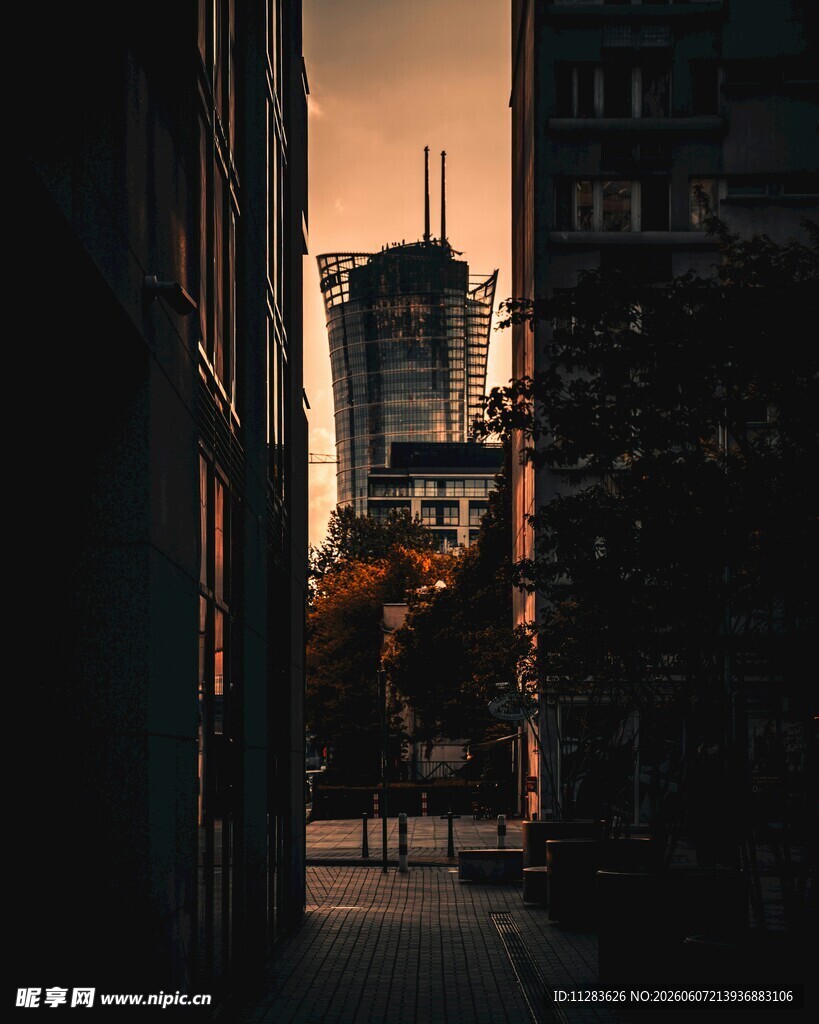黄昏下的城市