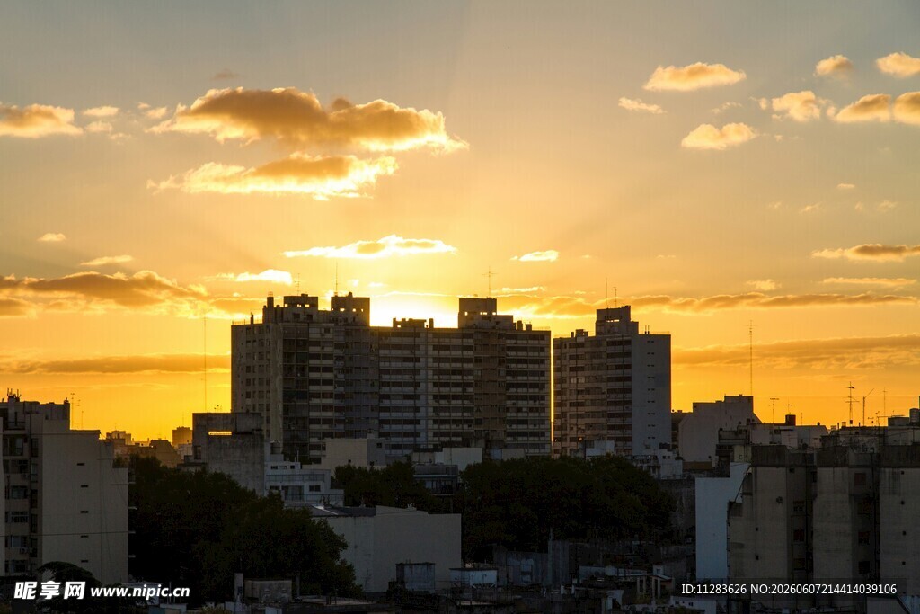城市日落美景