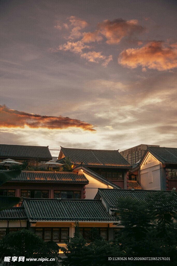 夕阳下的中式