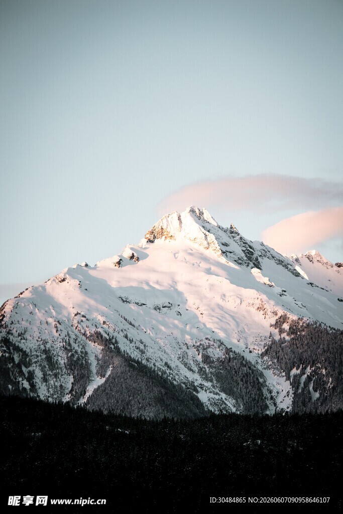 雪山壮丽景色