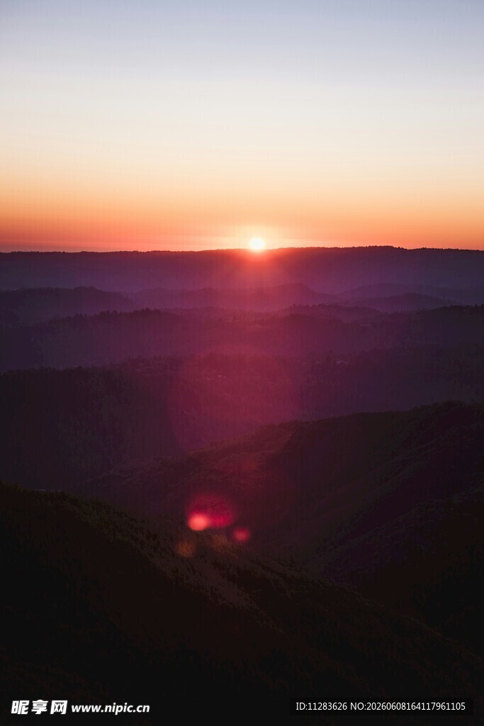 山顶壮丽日落