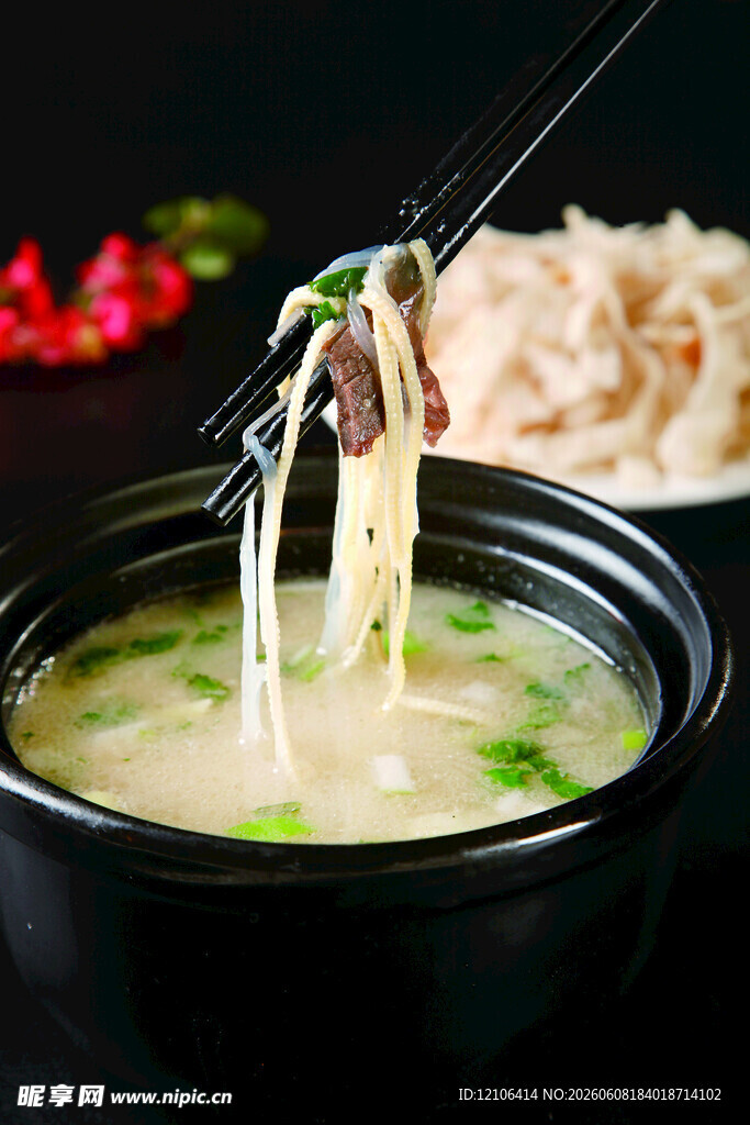鲜香牛杂汤美味正出锅