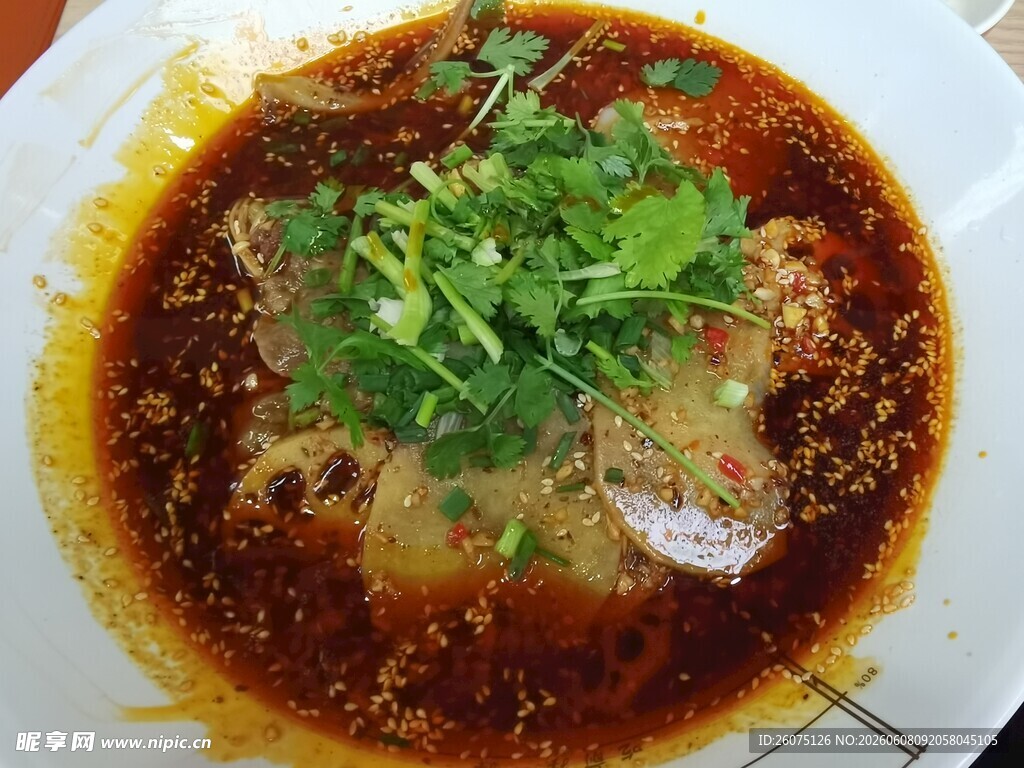 香辣可口的红油凉拌菜