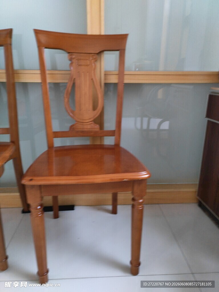 实木餐椅展示
