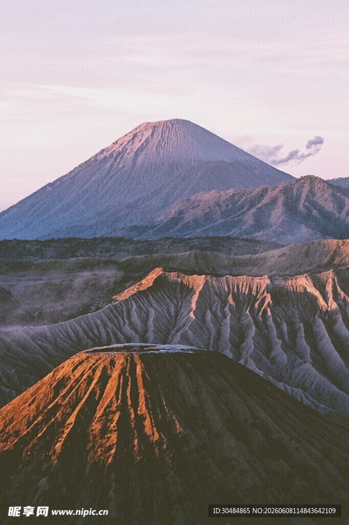 壮丽火山景观