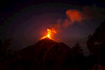 火山喷发瞬间壮丽景观