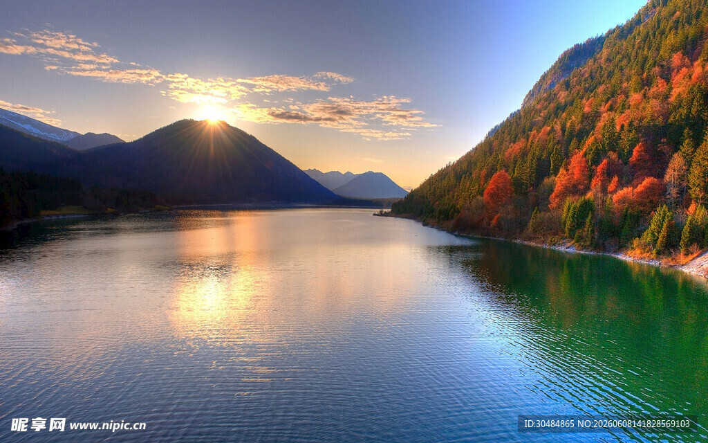 秋日山水湖景美丽风光