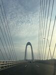 宏伟壮观的跨江大桥