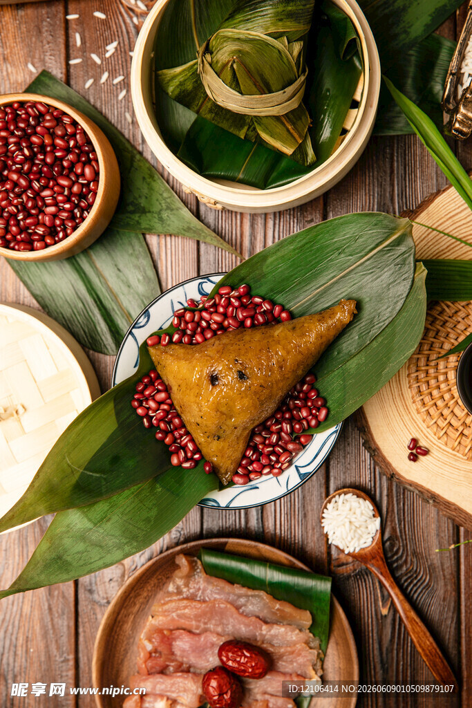 传统美味粽子与丰富食材