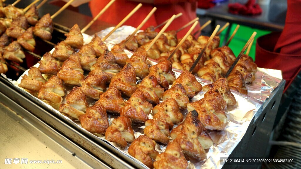 美味烤肉串诱人食欲