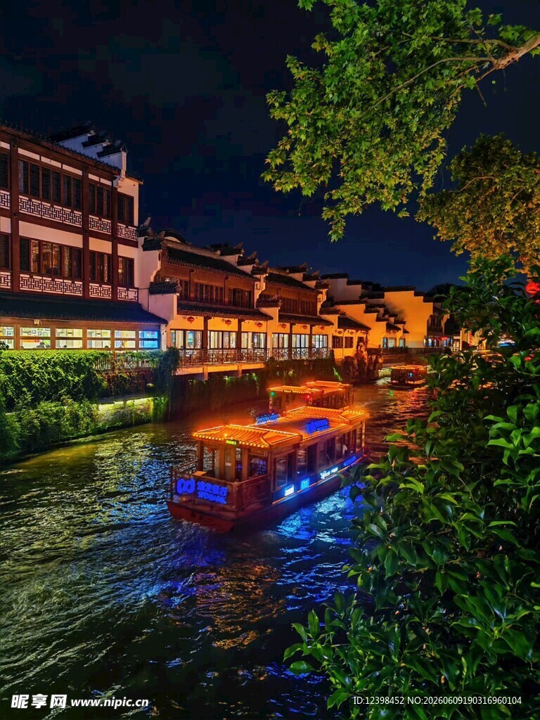 水乡夜景