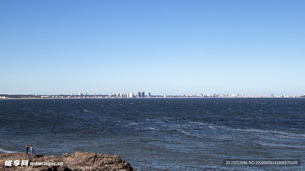 海边城市远景