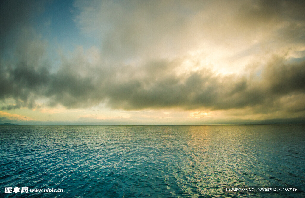 海上日落美景