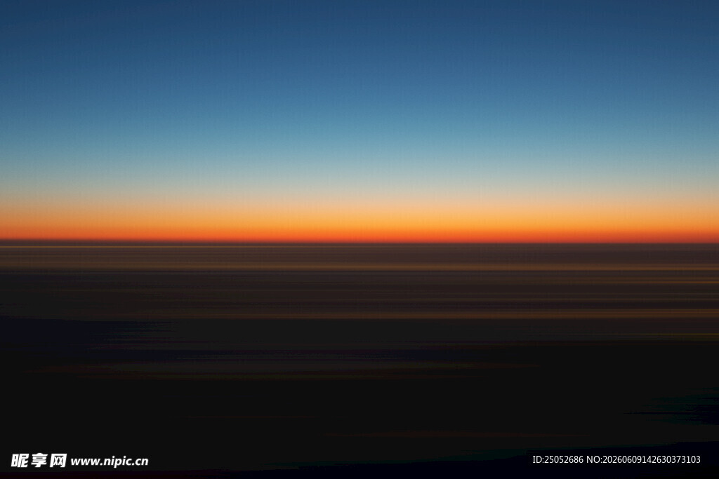 高空之上的绚丽日出景观