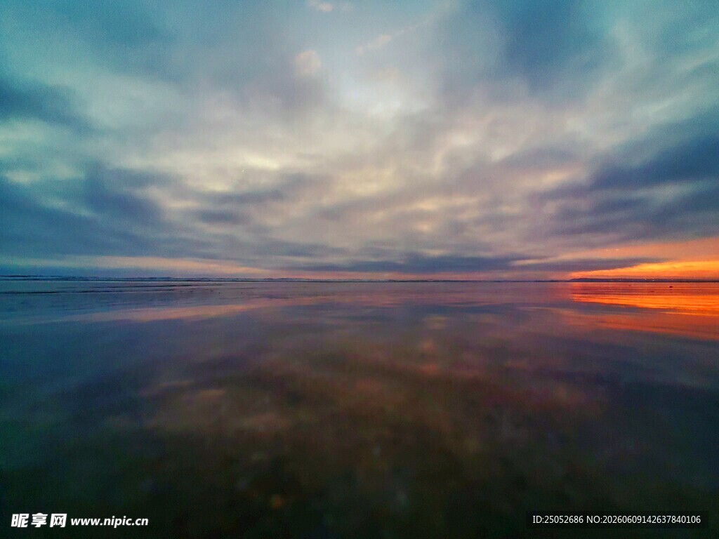 海边绚丽晚霞景观