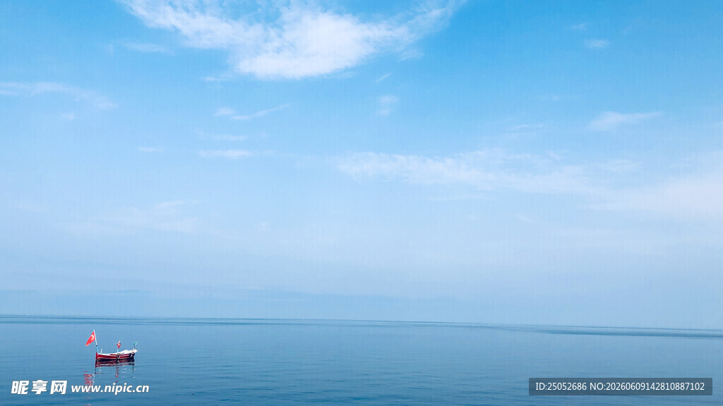 海上孤舟蓝天碧海美景