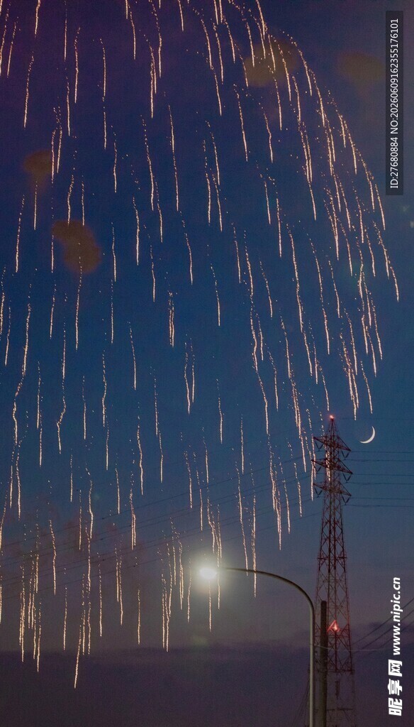 夜空绽放的绚烂烟花