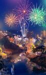 城市夜空绚烂烟花美景